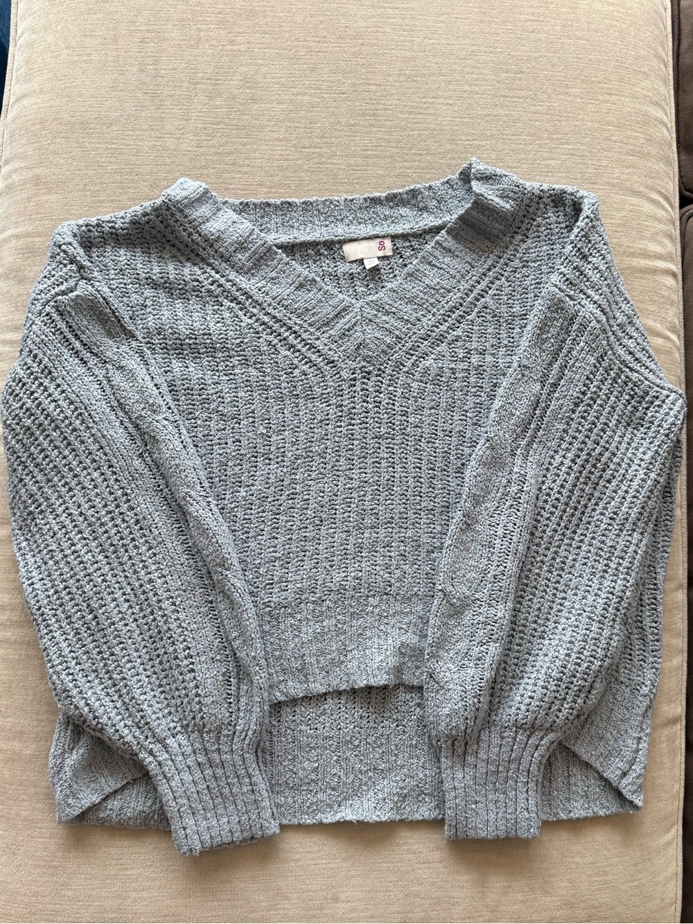 SO Women's Light Gray V-Neck Chunky Knit Sweater